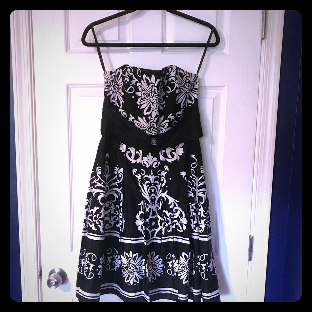 White House Black Market Strapless Dress
